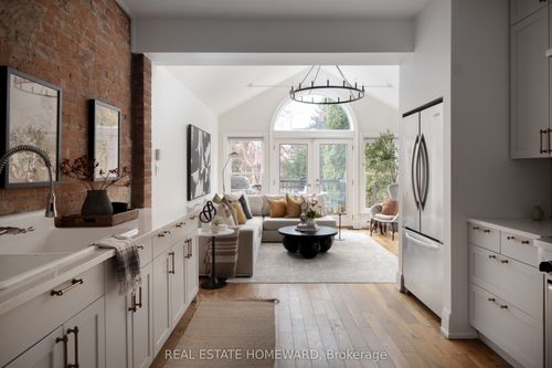 31 Riverdale Avenue, Toronto, ON, M4K1C2 | Card Image