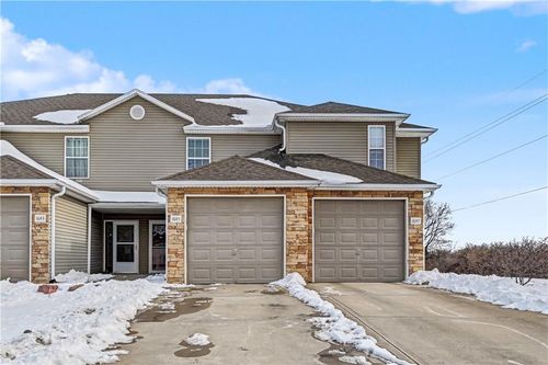 1645 Sw Madison St, Lee's Summit, MO, 64081-3863 | Card Image