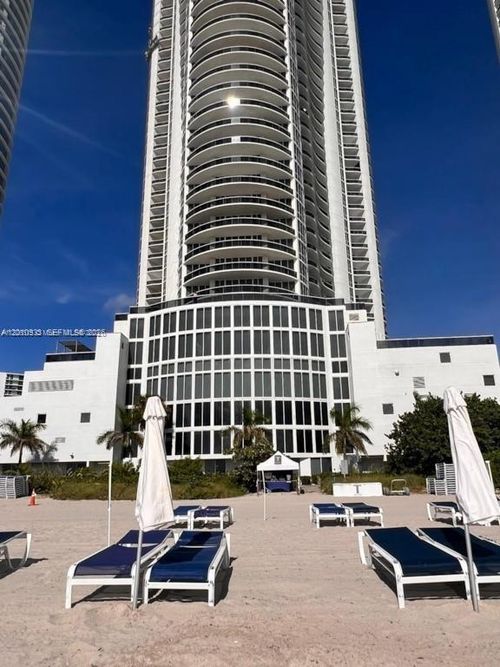 2802-15811 Collins Ave, Sunny Isles Beach, FL, 33160-4190 | Card Image