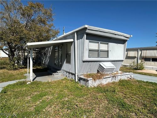 333 Lantern Ln, NORTH FORT MYERS, FL, 33917-6520 | Card Image