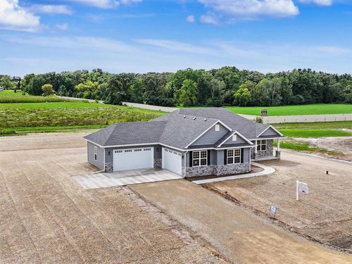 5524 E Kido Way, Milton, WI, 53563 | Card Image
