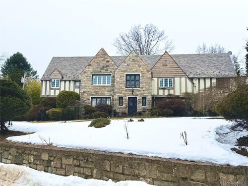 3 Merrivale Ter, Great Neck, NY, 11020-1801 | Card Image