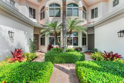 101 Palm Bay Cir, Palm Beach Gardens, FL, 33418-5774 | Card Image