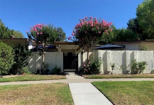 19368 Avenue Of The Oaks, Newhall, CA, 91321 | Card Image