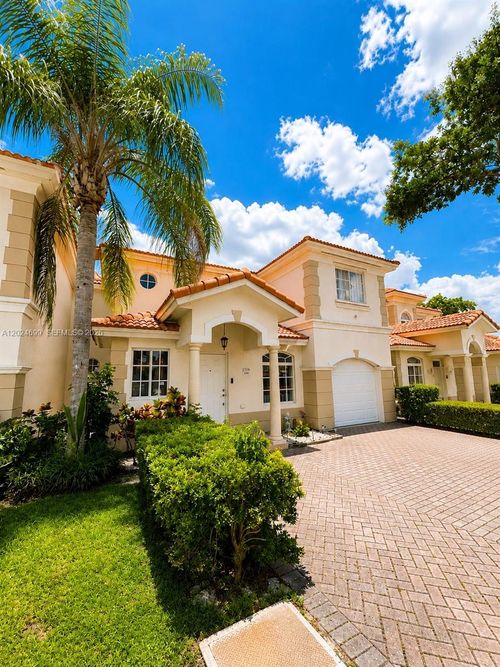 102-7305 Nw 173rd Dr, Hialeah, FL, 33015-8466 | Card Image