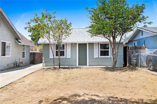 667 Pennsylvania Ave, Colton, CA, 92324-2241 | Card Image