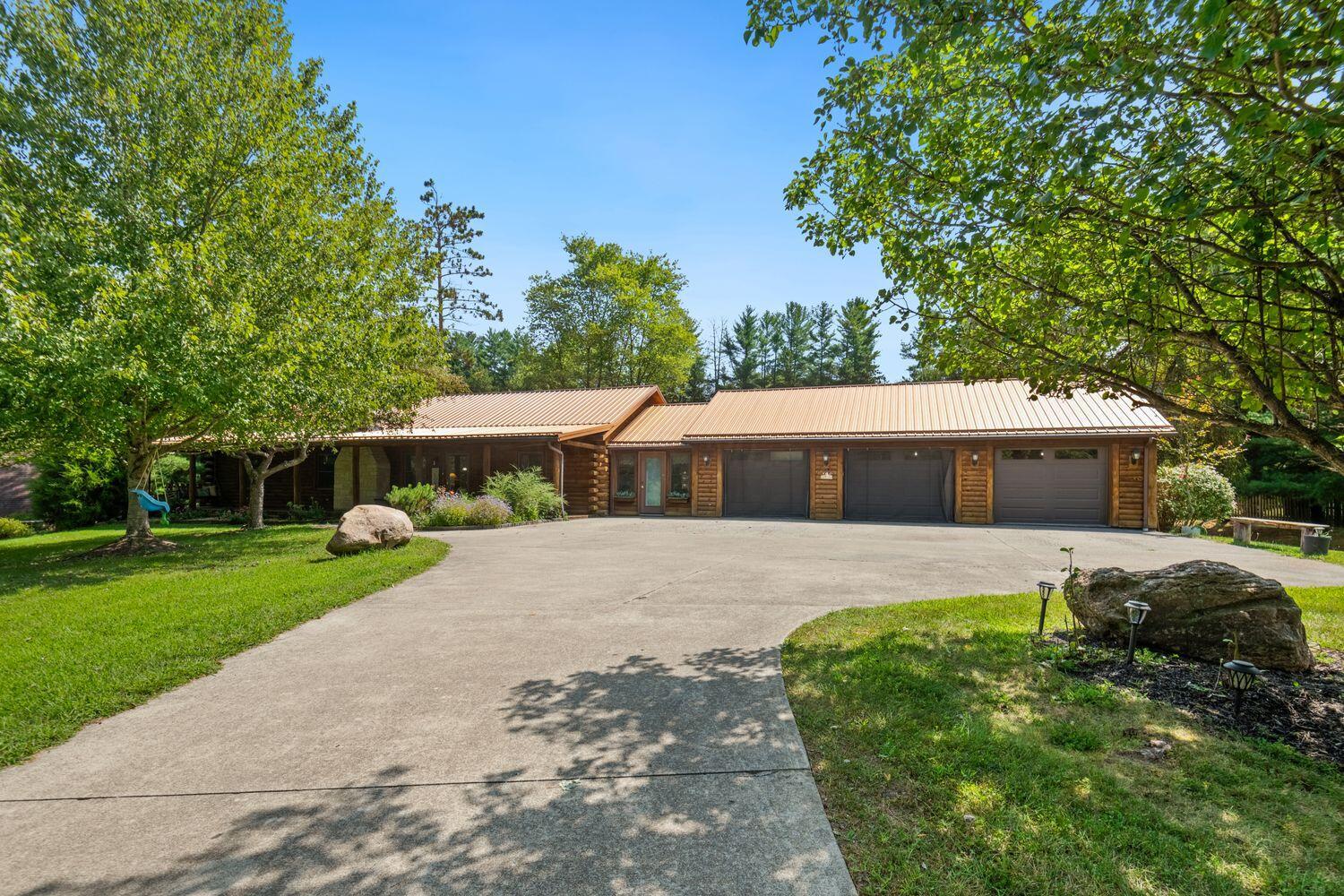 Maysville Williams Rd, Logan, OH 43138
