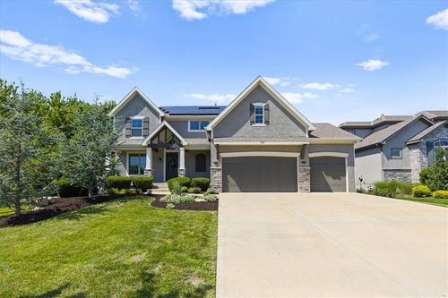 9106 W 165th Ter, Overland Park, KS, 66085-8141 | Card Image