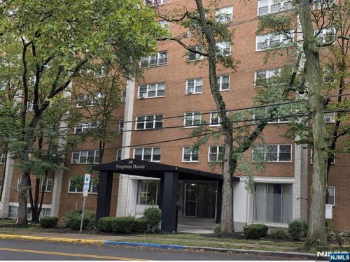39 E 39th, Paterson, NJ, 07514 | Card Image