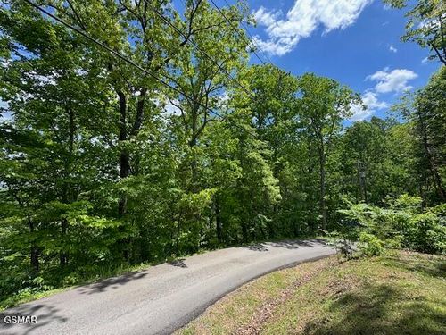 1806 High View Ct, Sevierville, TN, 37876-4948 | Card Image