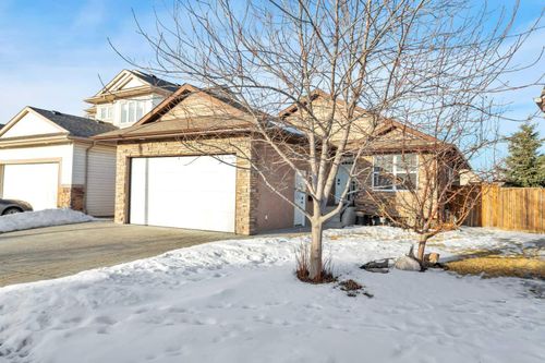 28 Wiley Cres, Red Deer, AB, T4N7G4 | Card Image