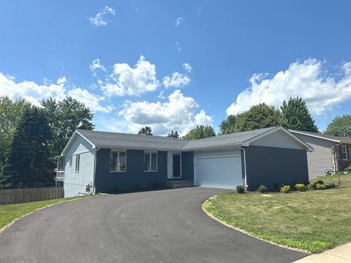 10607 Mathew St, Huntley, IL, 60142-7113 | Card Image