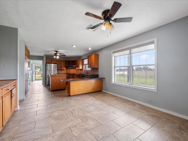 17645 Highway 6, Home with 3 bedrooms, 3 bathrooms and 2 parking in Navasota TX | Image 21