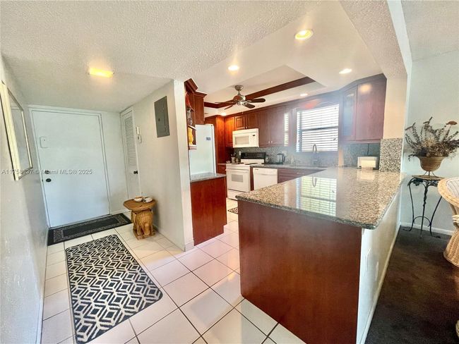 APT-311D - 2309 S Cypress Bend Dr, Condo with 3 bedrooms, 2 bathrooms and null parking in Pompano Beach FL | Image 5