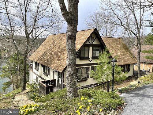 233 Sunset Cir, CROSS JUNCTION, VA, 22625-2464 | Card Image