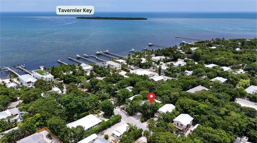 130 Ocean View Dr, Tavernier, FL, 33070-2602 | Card Image