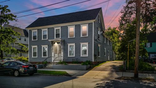 137 Locust St, Dover, NH, 03820-4007 | Card Image