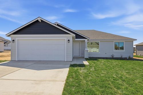 23 W 13th St, Deer Park, WA, 99006-5420 | Card Image
