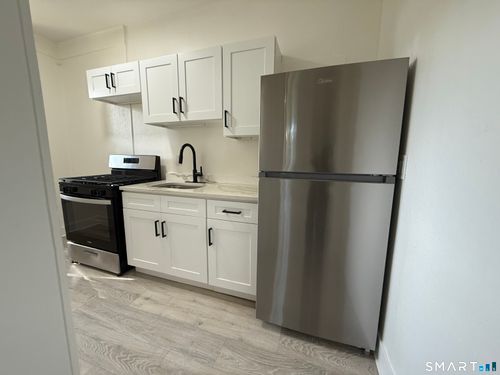 44 Franklin St, New London, CT, 06320-5936 | Card Image