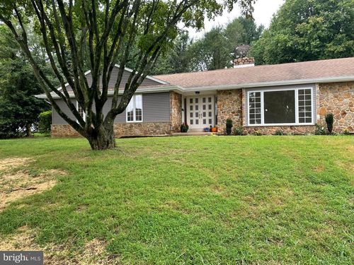 2734 Old Cedar Grove Rd, Broomall, PA, 19008-1039 | Card Image