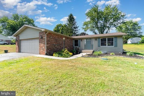 120 Denison Dr, DAUPHIN, PA, 17018-9618 | Card Image