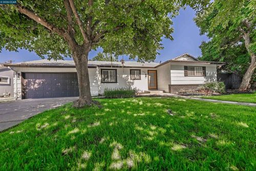 3085 Stanton Cir, Carmichael, CA, 95608 | Card Image