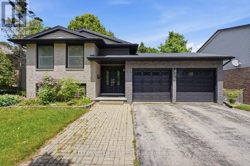 18 Fairlane Crescent, London South (South K), ON, N6K3E2 | Card Image