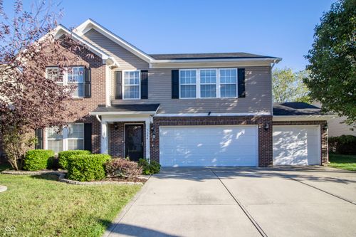 5684 W Woodview Trl, Mccordsville, IN, 46055-6201 | Card Image
