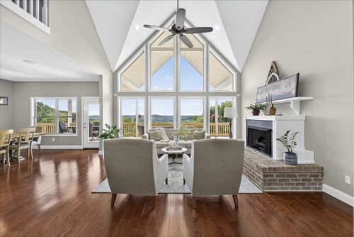 1250 Ed Seay Gregory Ln, Hartsville, TN, 37074-3195 | Card Image