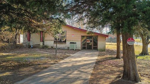 500 Mclain St, Newport, AR, 72112-3432 | Card Image