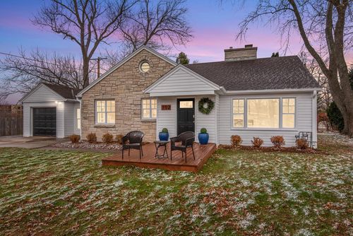 102 W Calumet Road, Fox Point, WI, 53217 | Card Image