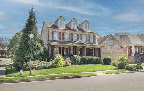 8525 Beautiful Valley Dr, Nashville, TN, 37221-6636 | Card Image