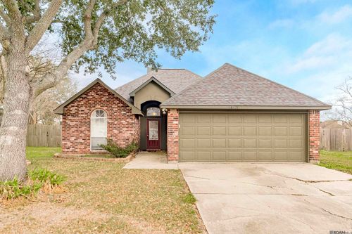 18421 Doc Olena Dr, Baton Rouge, LA, 70817-0704 | Card Image