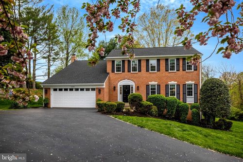 1630 Lozano Dr, VIENNA, VA, 22182-1948 | Card Image