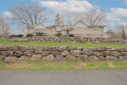 2 Emily Ln, Stony Point, NY, 10980-2804 | Card Image