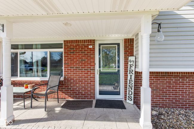 Large covered porch | Image 5