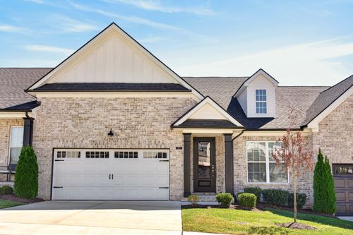 160 Lightberry Ln, Hendersonville, TN, 37075-7216 | Card Image