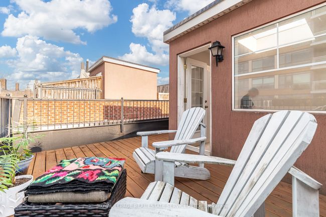 12 - 1968 Bloor St W, House attached with 3 bedrooms, 3 bathrooms and null parking in Toronto ON | Image 37