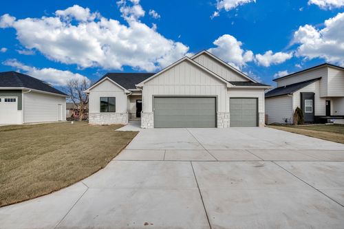 10512 W Graber Cir, Wichita, KS, 67215-8907 | Card Image