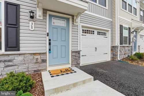 38 Bibury St, MARTINSBURG, WV, 25405-4303 | Card Image