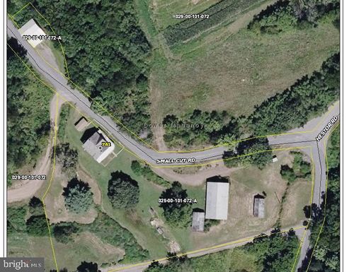 761 Small Cut Rd, Dalmatia, PA, 17017-8248 | Card Image