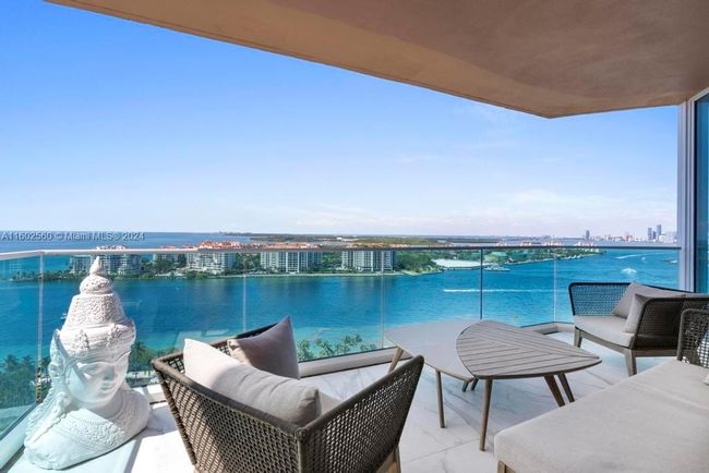 2201 - 300 S Pointe Dr, Condo with 3 bedrooms, 2 bathrooms and null parking in Miami Beach FL | Image 1