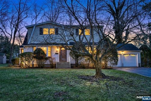 31 Godfrey Ter, Glen Rock, NJ, 07452-3510 | Card Image