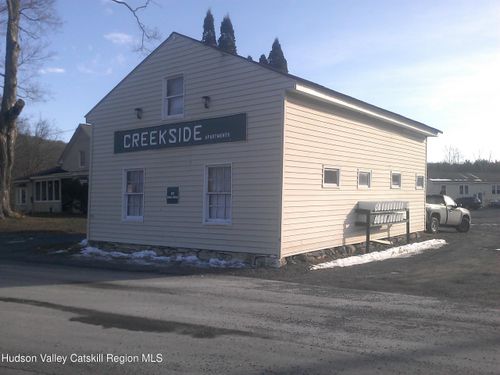 597 Bross St, Cairo, NY, 12413-3177 | Card Image