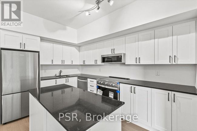 1008 - 1063 Douglas Mccurdy Comm Circle, Condo with 2 bedrooms, 3 bathrooms and 1 parking in Mississauga (Lakeview) ON | Image 7