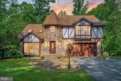 5599 Small Oak Ct, WOODBRIDGE, VA, 22192-6025 | Card Image