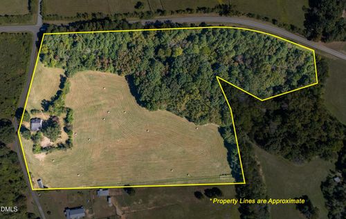 81 Little Creek Ln, Siler City, NC, 27344-8027 | Card Image