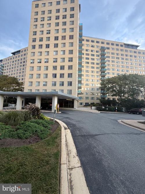 310-10401 Grosvenor Pl, ROCKVILLE, MD, 20852-4630 | Card Image