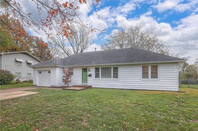 908 S Windsor Street, House other with 3 bedrooms, 1 bathrooms and null parking in Olathe KS | Image 2