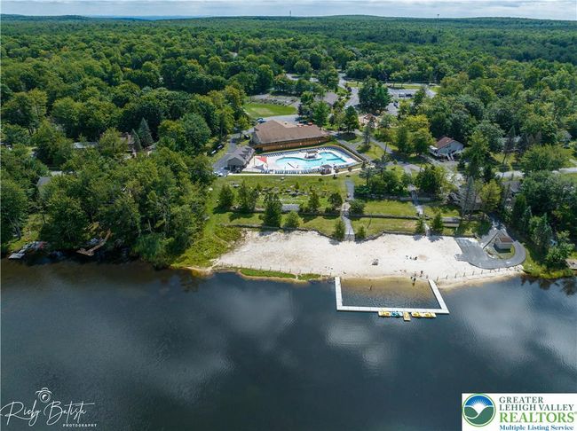 6302 Ventnor Dr, House other with 4 bedrooms, 2 bathrooms and null parking in Coolbaugh Twp PA | Image 37